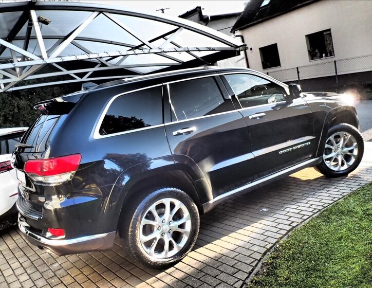 Jeep Grand Cherokee 4
