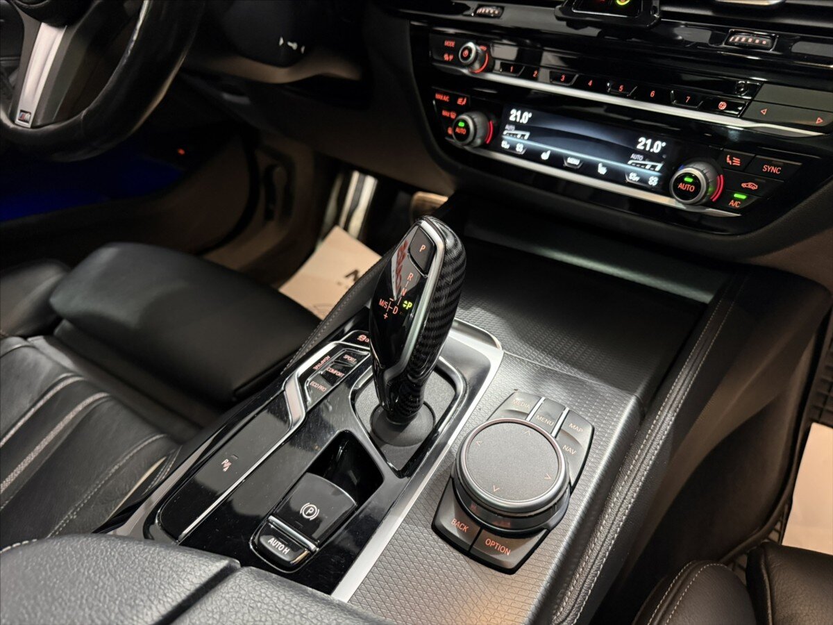 BMW Řada 5 Kombi 3,0 l 210 kw