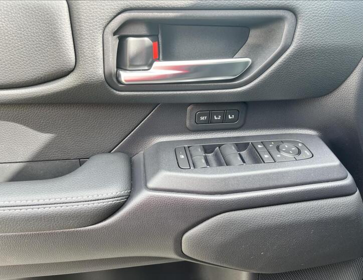 Toyota Land Cruiser 16