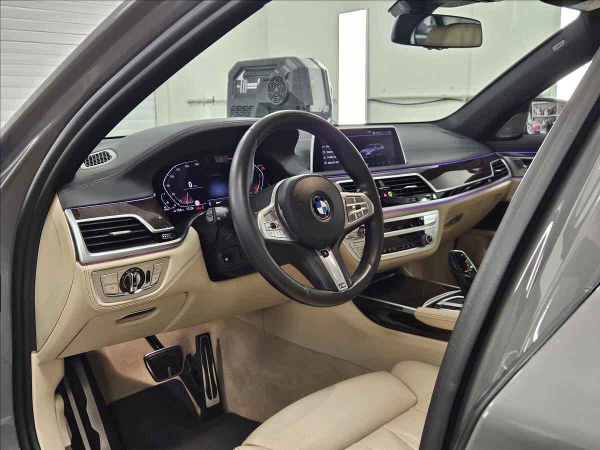 BMW Řada 7 Sedan / Limuzína 3,0 l 195 kw