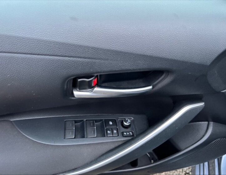 Toyota Corolla Sedan / Limuzína 1,5 l 92 kw