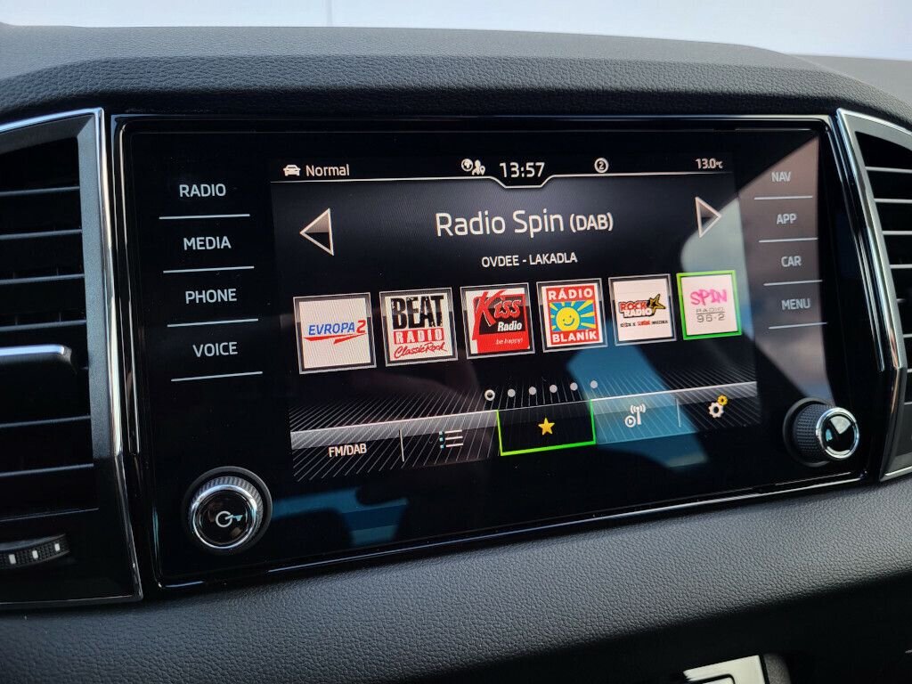 Škoda Karoq SUV / Terénní 1,5 l 110 kw