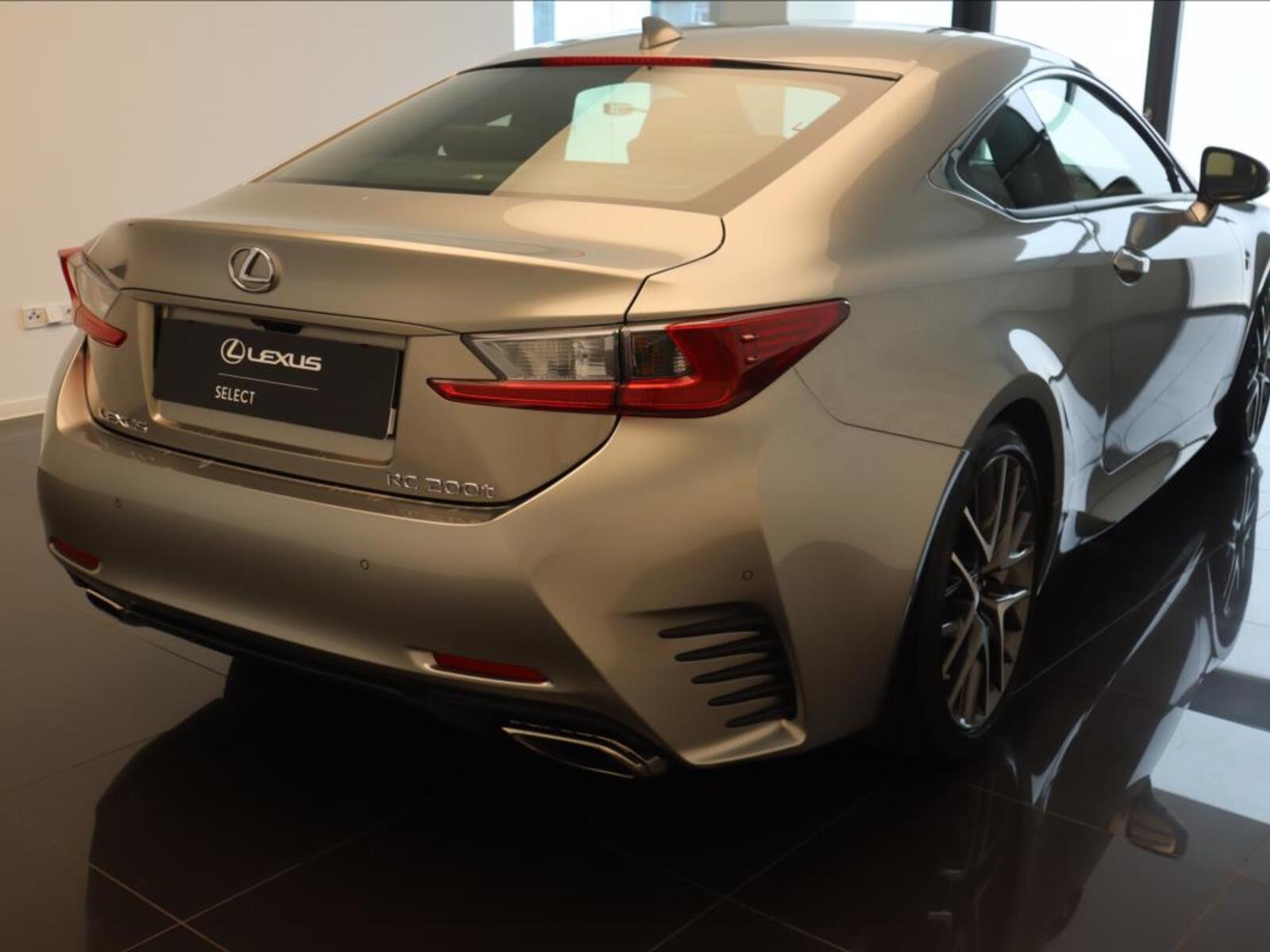 Lexus RC 200t 9