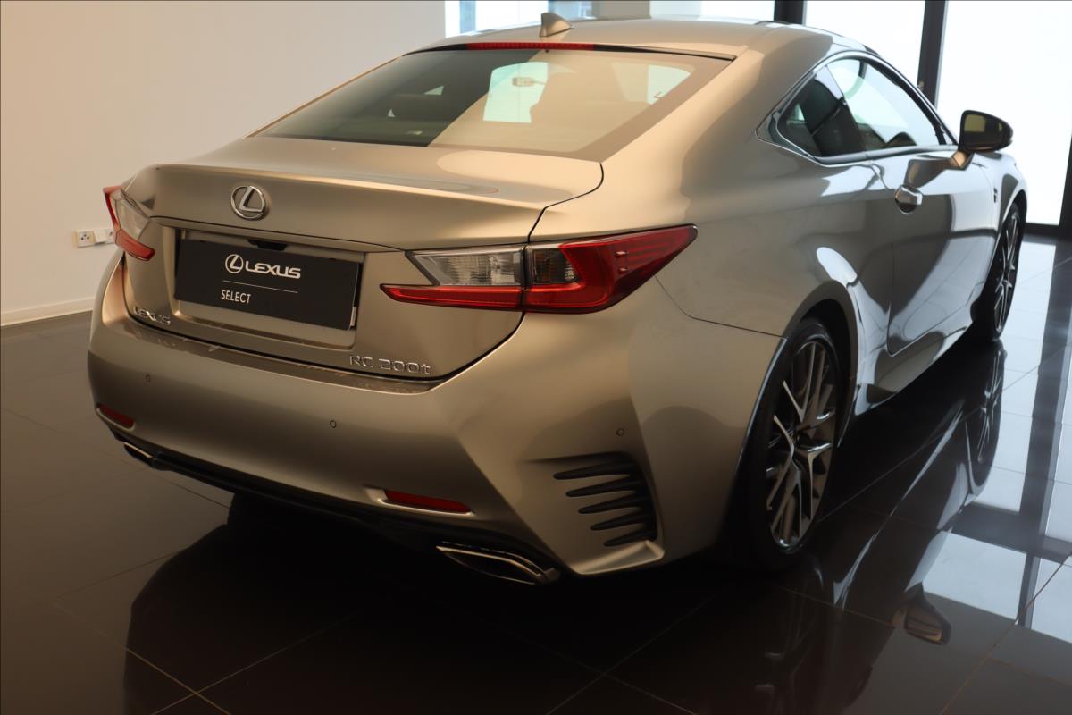 Lexus RC 200t