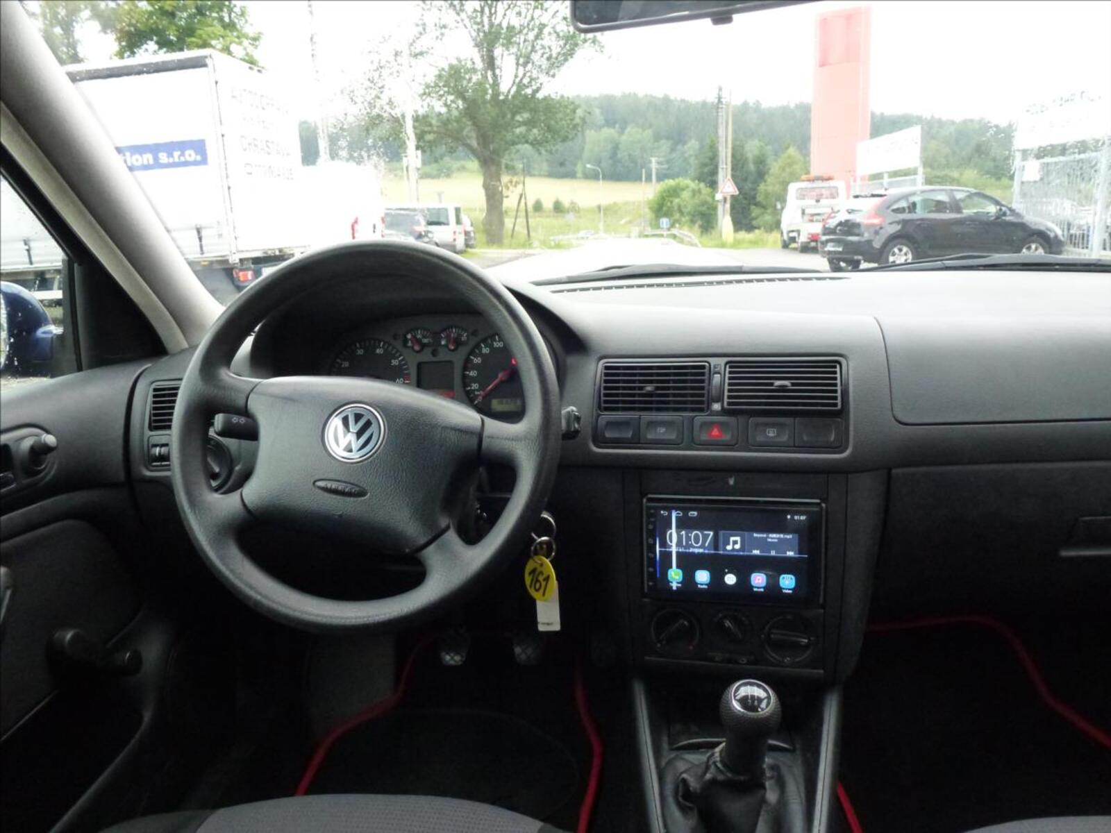 Volkswagen Golf 25