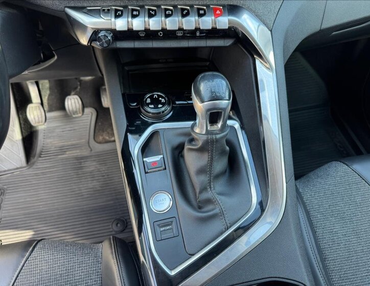 Peugeot 5008 SUV / Terénní 2,0 l 110 kw