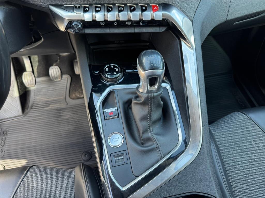 Peugeot 5008 SUV / Terénní 2,0 l 110 kw