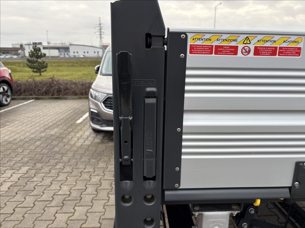 Ford Transit Sklápěč 2,0 l 121 kw