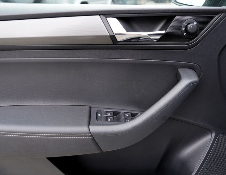 Škoda Rapid Sedan / Limuzína 999,0 70 kw