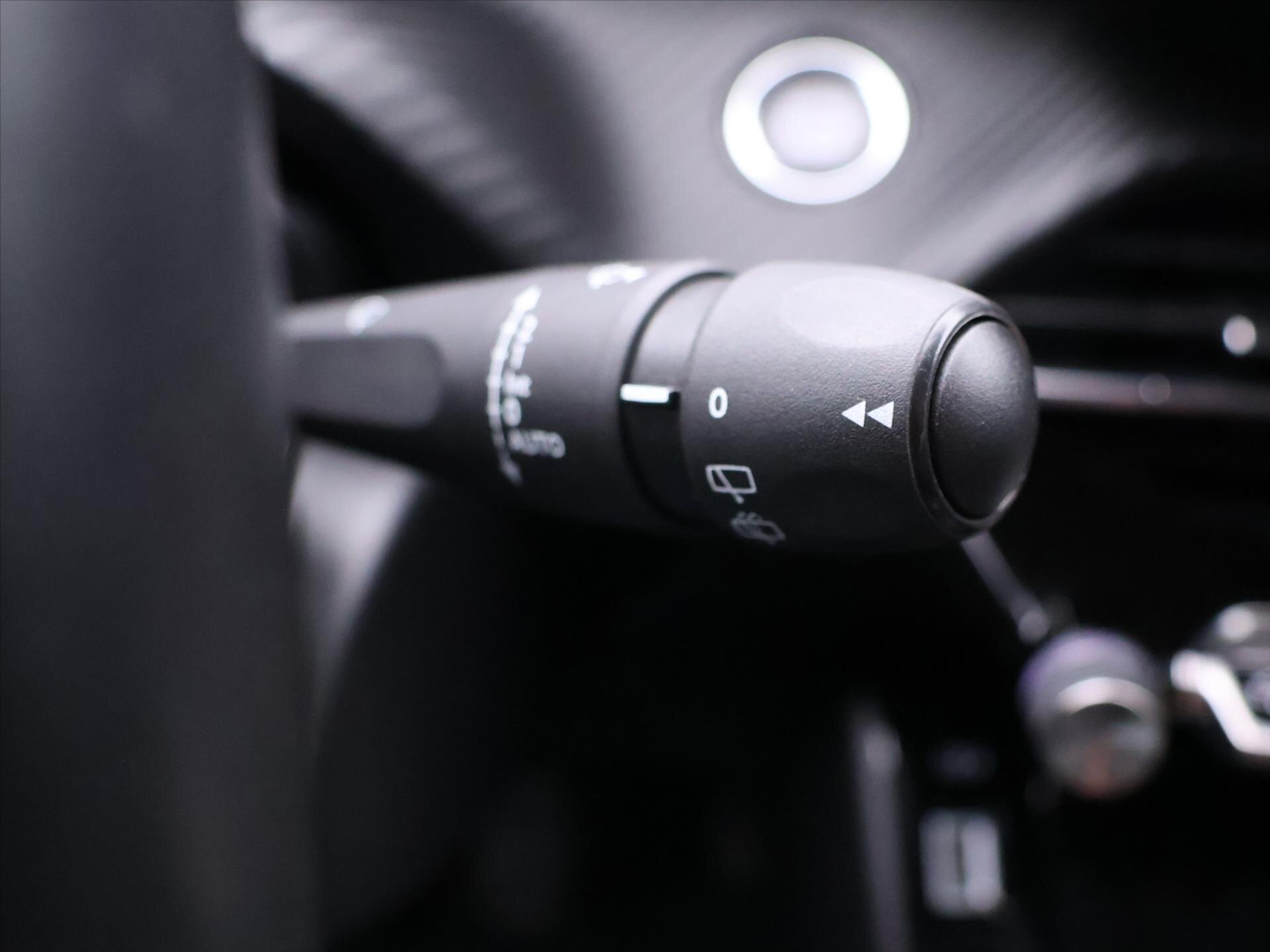 Peugeot 2008 SUV 1,2 l 74 kw