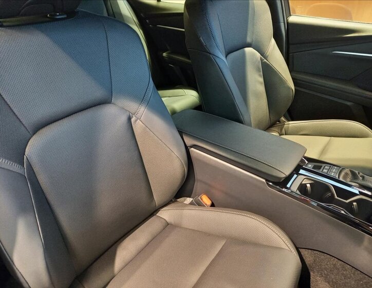 Toyota Camry Sedan 2,5 l 169 kw