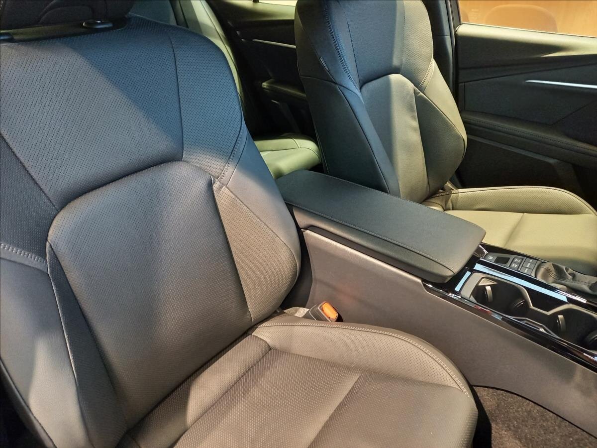 Toyota Camry Sedan 2,5 l 169 kw