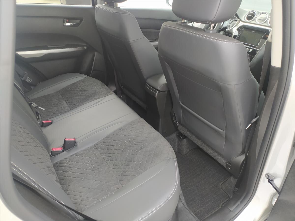 Suzuki Vitara SUV / Terénní 1,4 l 95 kw