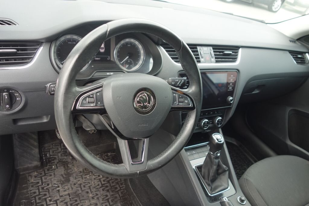 Škoda Octavia Sedan / Limuzína 2,0 l 110 kw