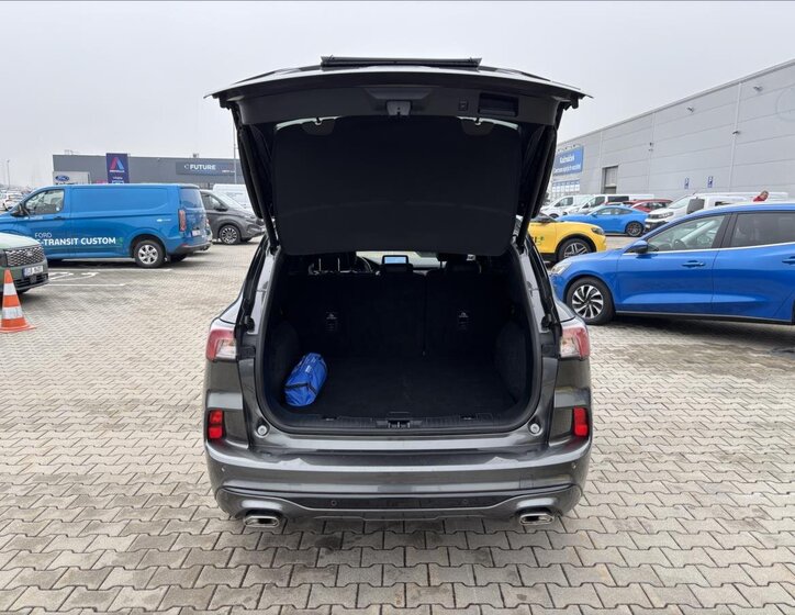 Ford Kuga SUV / Terénní 2,5 l 140 kw
