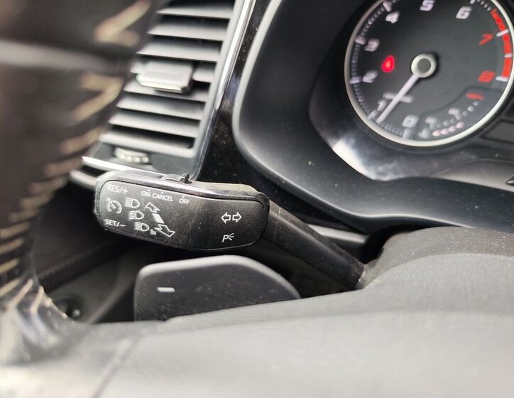 Seat Leon Hatchback 2,0 l 221 kw