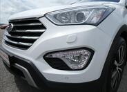 Hyundai Grand Santa Fe 4