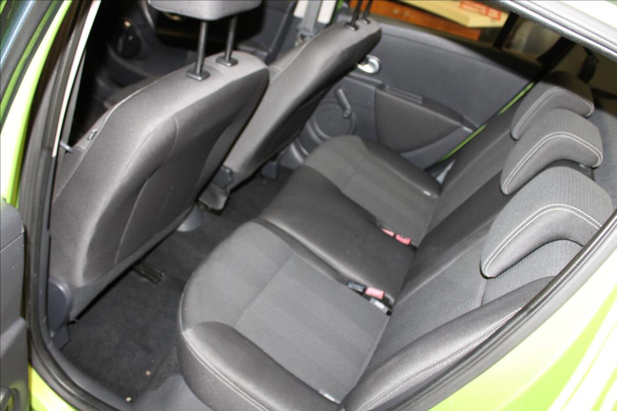 Renault Clio Hatchback 1,1 l 55 kw