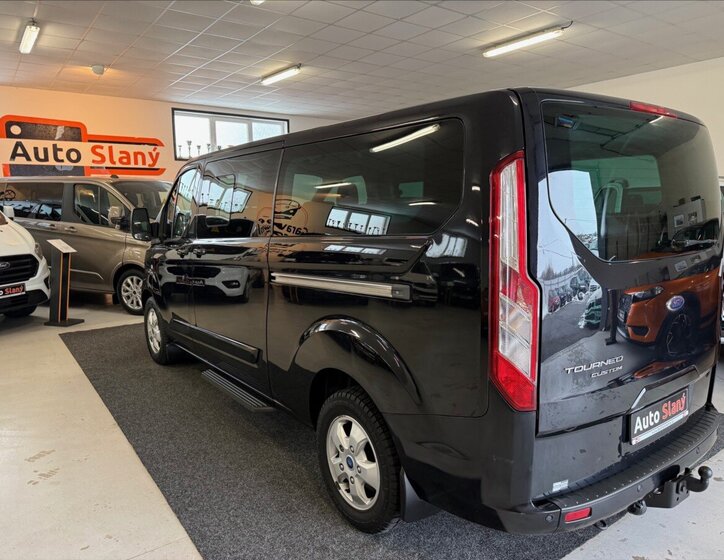 Ford Tourneo Custom MPV 2,2 l 92 kw