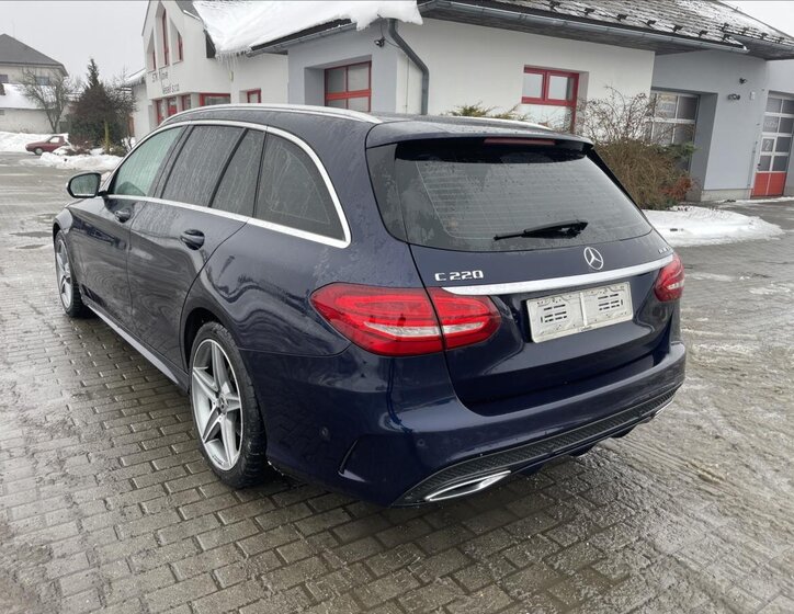 Mercedes-Benz Třídy C Kombi 2,1 l 125 kw