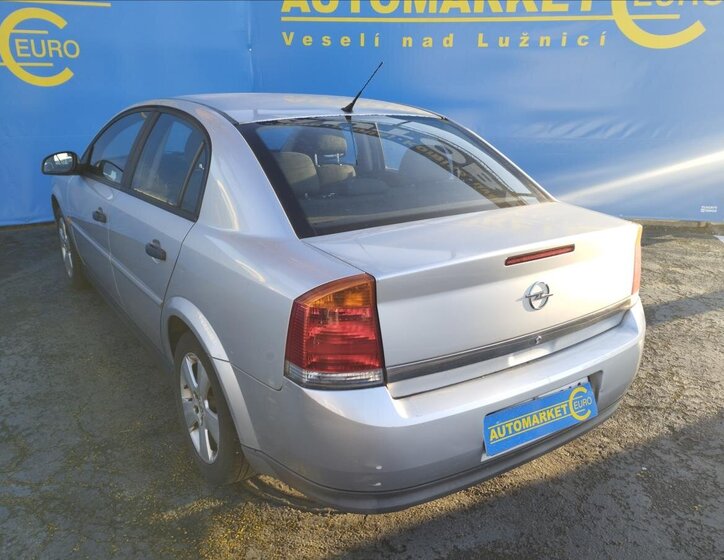 Opel Vectra Sedan / Limuzína 1,8 l 90 kw