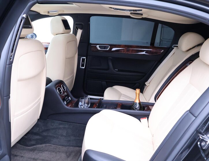 Bentley Continental Flying Spur Sedan / Limuzína 6,0 l 412 kw