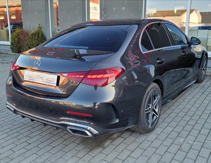 Mercedes-Benz Třídy C Sedan / Limuzína 2,0 l 147 kw