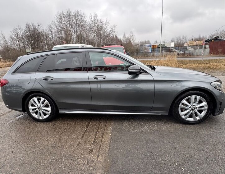 Mercedes-Benz Třídy C Kombi 2,2 l 143 kw