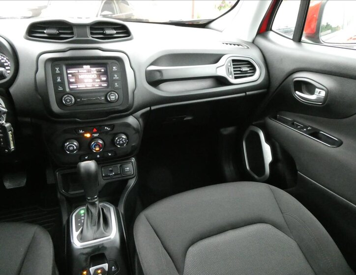 Jeep Renegade SUV / Terénní 1,3 l 111 kw