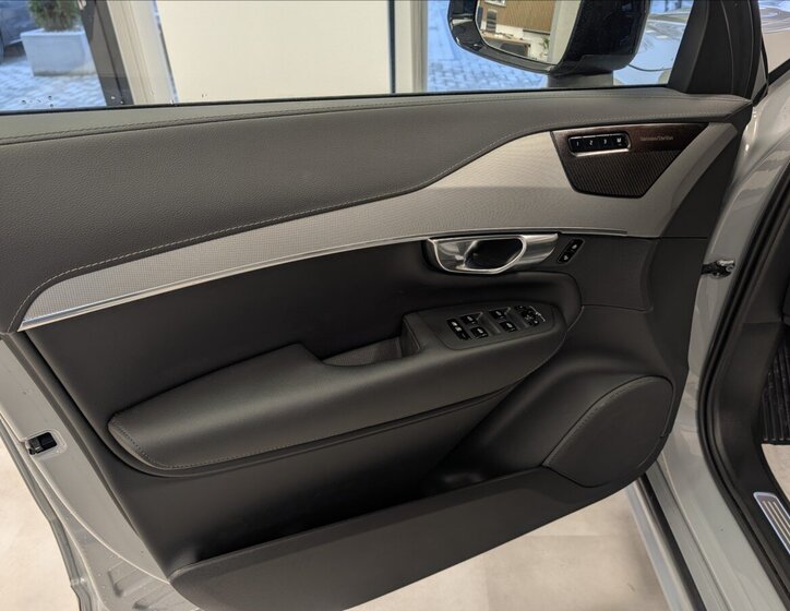 Volvo XC90 Ostatní 2,0 l 335 kw