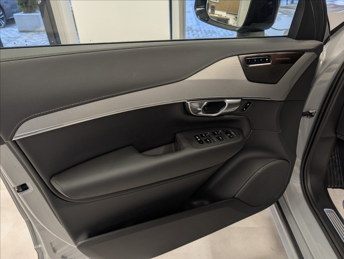 Volvo XC90 Ostatní 2,0 l 335 kw