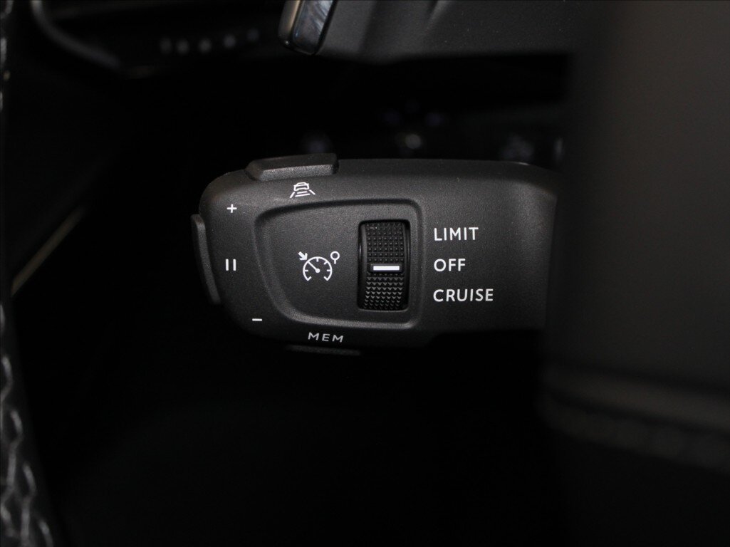 DS Automobiles DS7 Crossback SUV / Terénní 1,6 l 221 kw