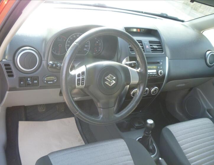 Suzuki SX4 10