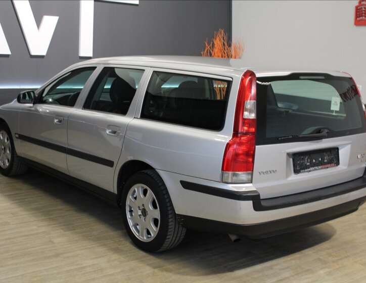 Volvo V70 Kombi 2,4 l 125 kw