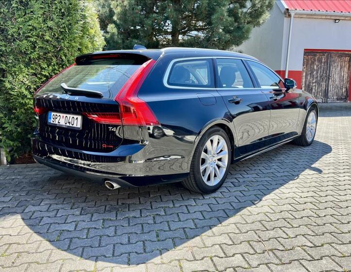 Volvo V90 6