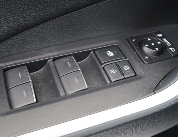 Toyota RAV4 Kombi 2,5 l 131 kw