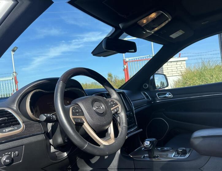 Jeep Grand Cherokee 10