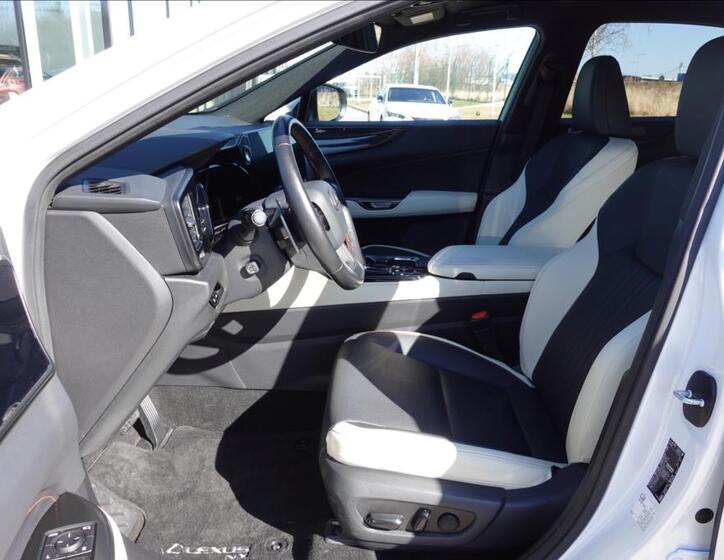 Lexus NX 350h 11