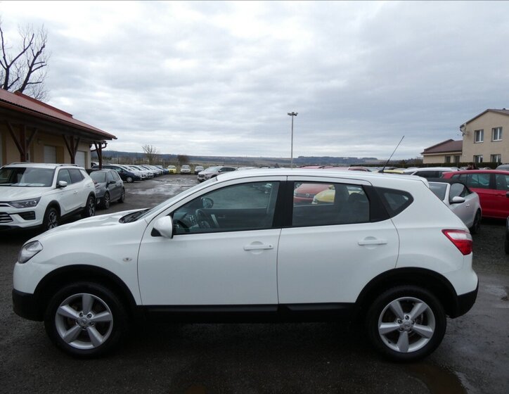 Nissan Qashqai SUV 2,0 l 104 kw