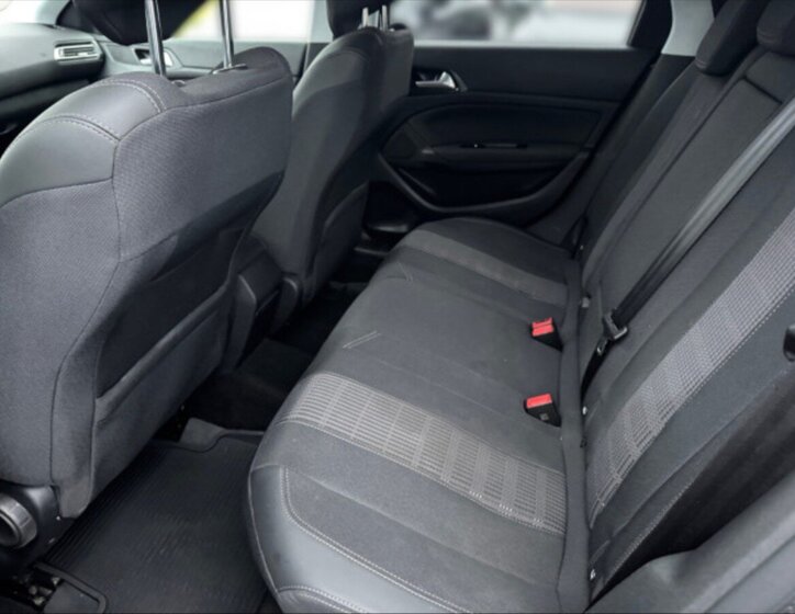 Peugeot 308 Kombi 1,5 l 96 kw