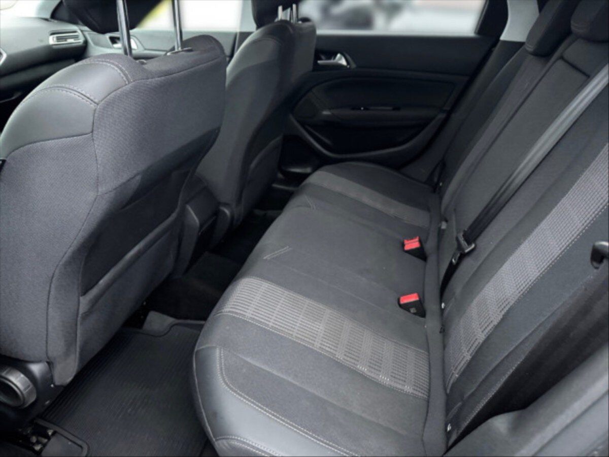 Peugeot 308 Kombi 1,5 l 96 kw