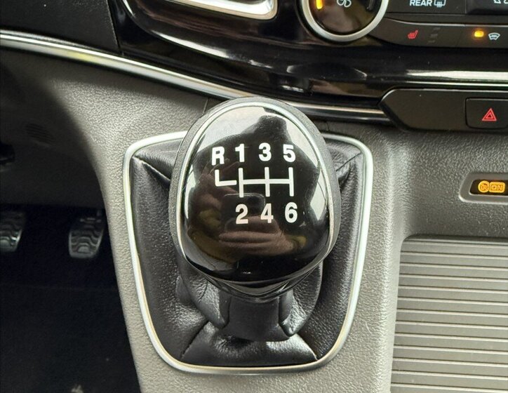 Ford Tourneo Custom MPV 2,0 l 125 kw