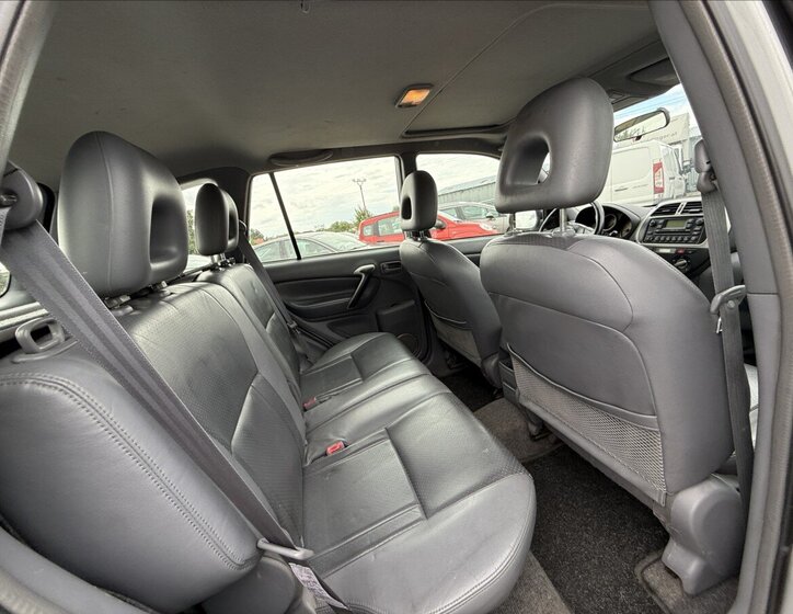 Toyota RAV4 Ostatní 2,0 l 85 kw