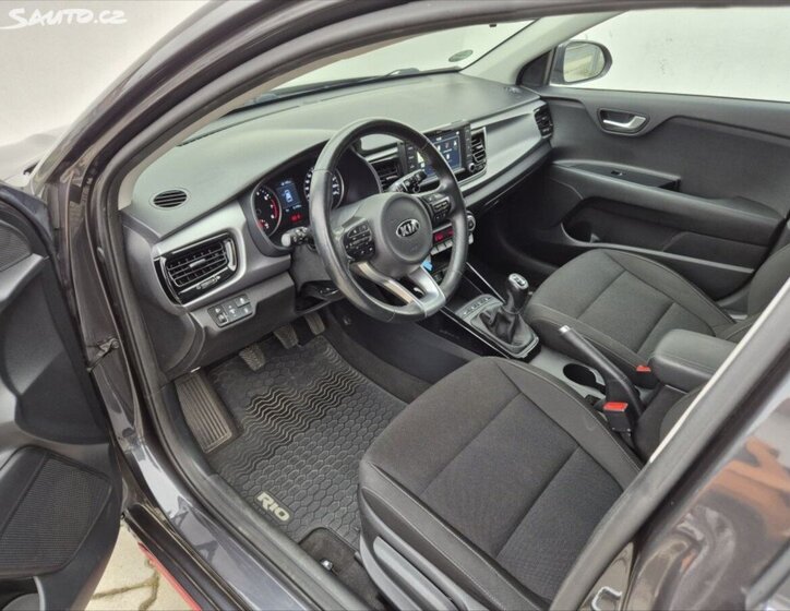 KIA Rio 10