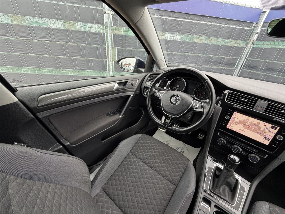 Volkswagen Golf Hatchback 999,0 85 kw