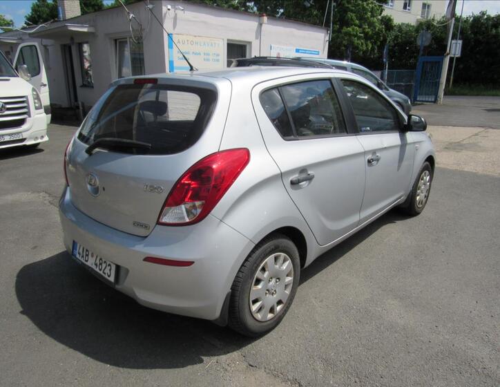 Hyundai i20 6