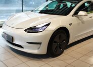 Tesla Model 3 7