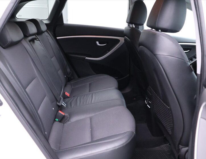 Hyundai i30 Kombi 1,6 l 99 kw