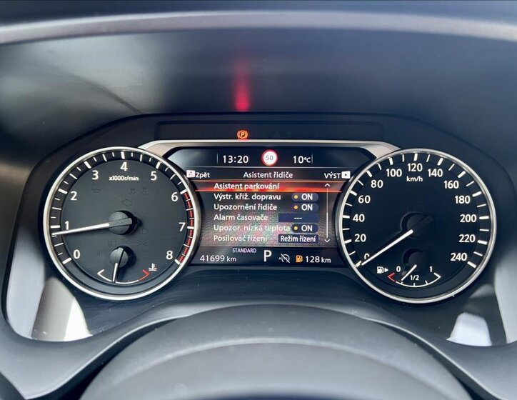 Nissan Qashqai SUV / Terénní 1,3 l 116 kw