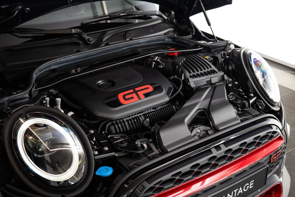 Mini Cooper Hatchback 2,0 l 225 kw